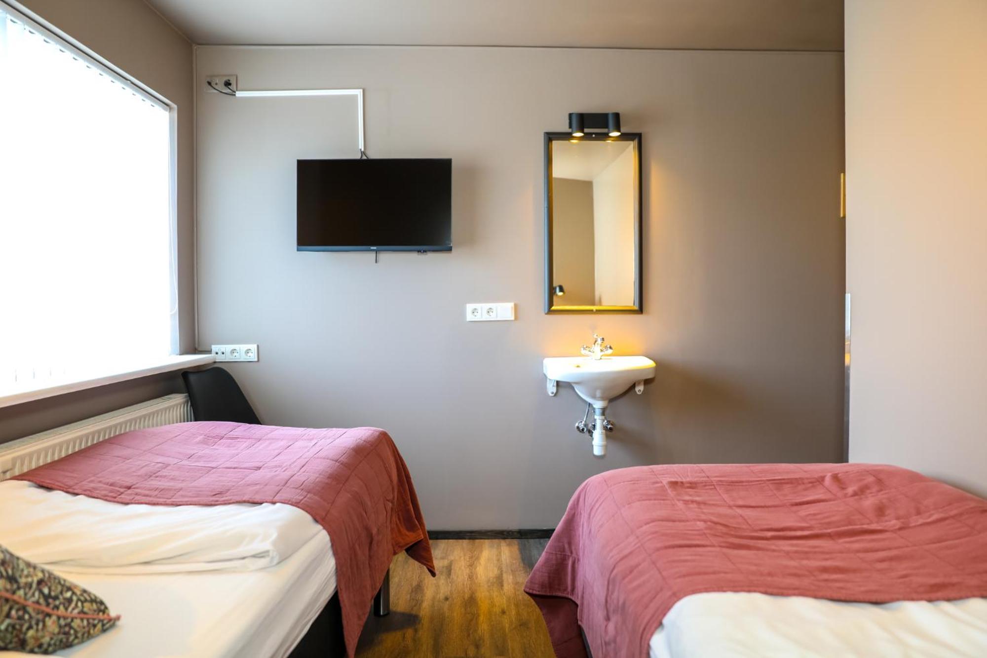 Akureyri Hostel Экстерьер фото