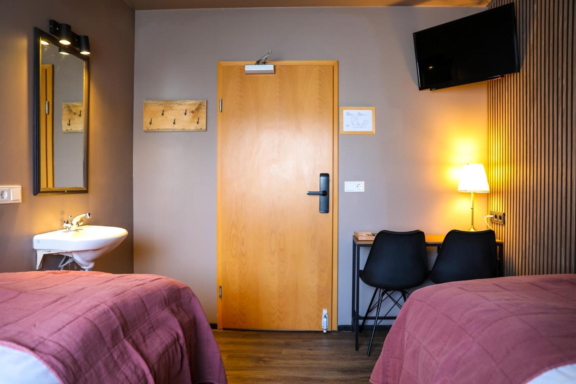 Akureyri Hostel Экстерьер фото